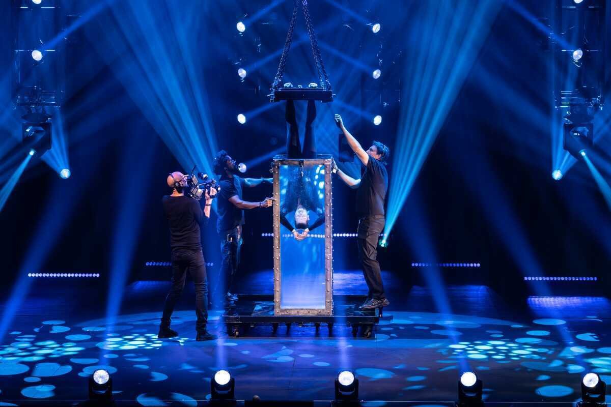 Full-Service Illusionist & Magic Stage Show