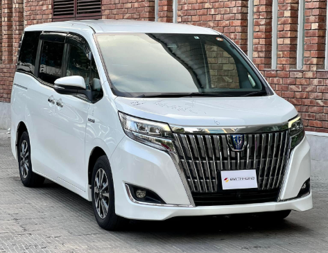 Toyota Esquire Gi Premium Hybrid 2018 1800cc